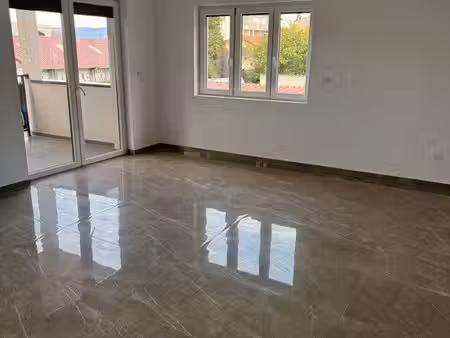 appartement on location en face de l’école et deux pas du centre ville de saint genest ler