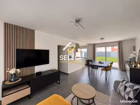 maison . 4 pièces . 83 m²