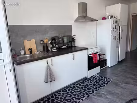 t2 rénové de 50 m² – centre du may-sur-èvre