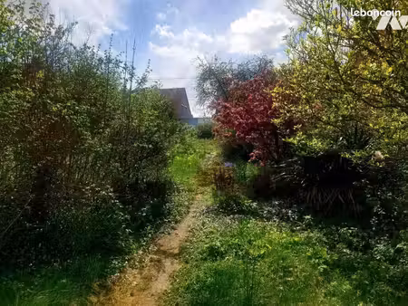terrain 400 m² esquerdes