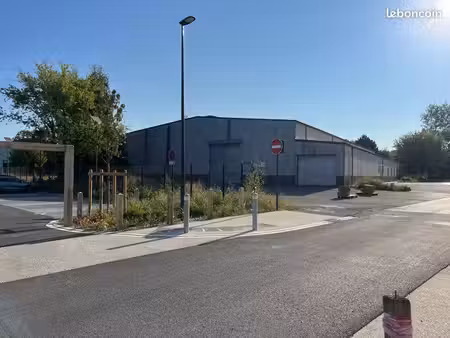 entrepôt 360m2