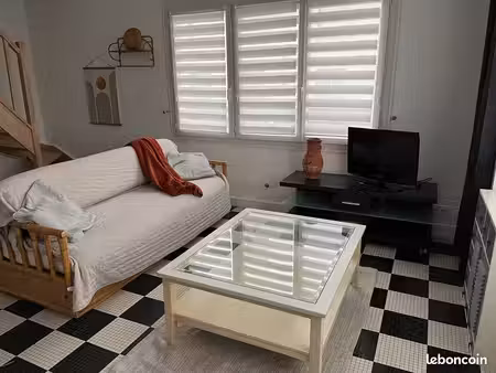 particulier loue appartement en plein coeur de bourg