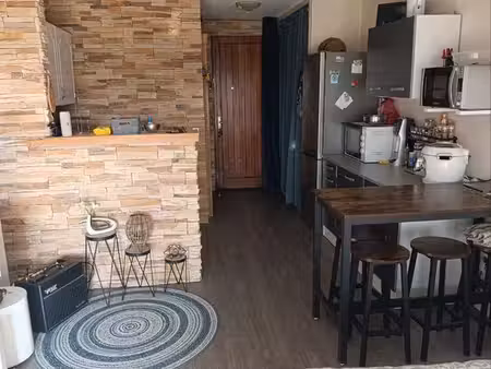 studio 25m2 avec terrasse et piscine