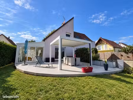 maison - 5 pièces - 125m²