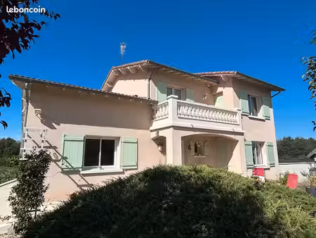 maison 9 pièces 163 m²