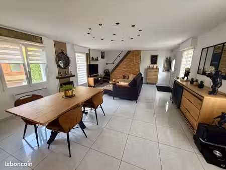 maison 8 pièces 166 m²