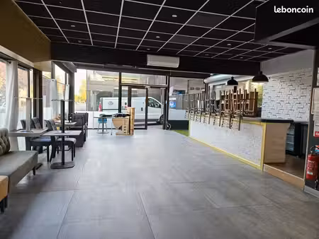 local commercial a lamorlaye a louer