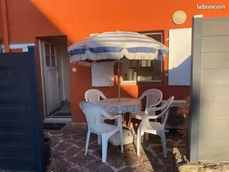 coquet f3  terrasse  parking privatif  cave. hors centre