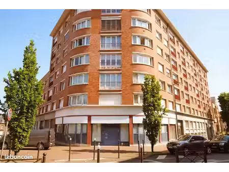 local commercial 255 m²