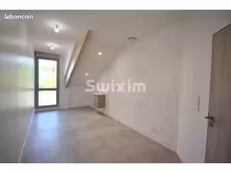 local commercial 15 m² sallenôves