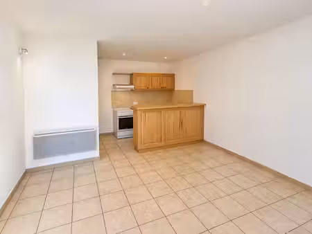 vente appartement 4 pièces 250 m² forcalquier (04300)