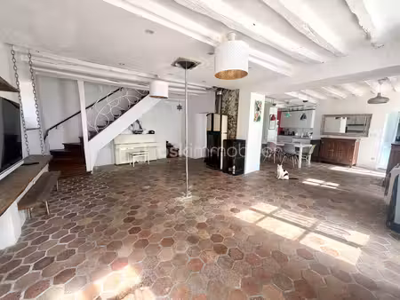 maison de village de 215 m² à soignolles-en-brie