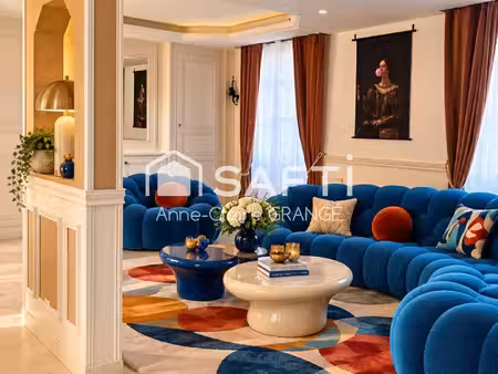 demeure de caractère – 221 m² – beaux volumes – dépendances – proximité des alpes mancelle