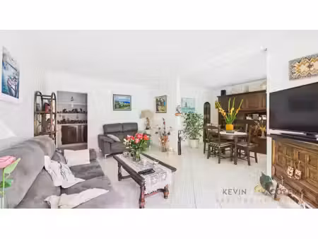 appartement 3 pièces 74m² avec balcon cave et place de parking !
