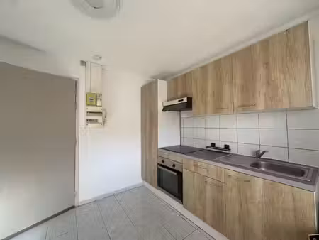 grand studio de 22 60 m2 à louer à bavilliers
