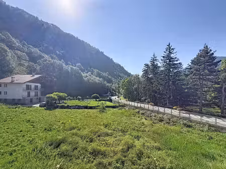 village maison a renover avec opportunite commerce