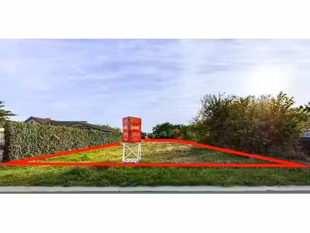 lot 1: grond in woongebied