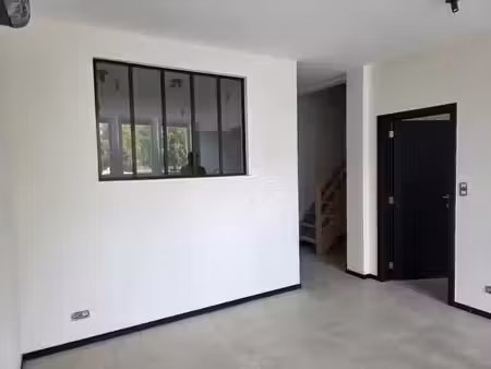 bureaux à louer – 115 m² – fayt-lez-manage