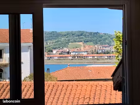 a l'année  hendaye centre loue appt meublé 3 pièces  2 chambres  lumineux  vue avec parkin