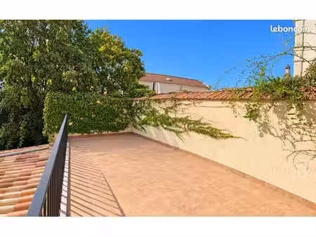 t4 100m2 avec terrasse et clim