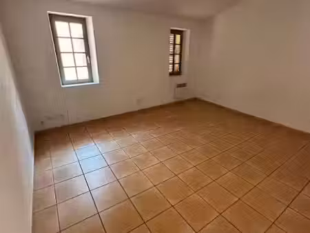 location appartement 2 pièces 46.5 m² à ollioules (83190)  454 €