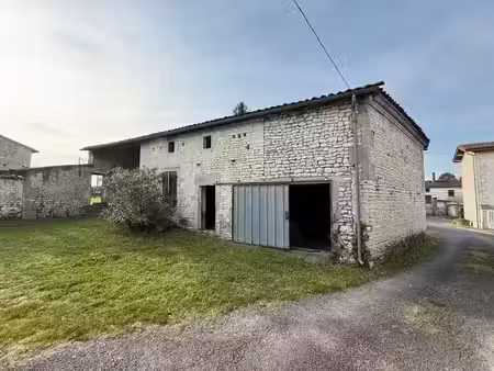 vente ferme 10 pièces 280 m² à celles (17520)  81 000 €