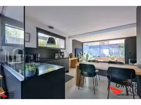 maison contemporaine t4. terrasse. stationnements