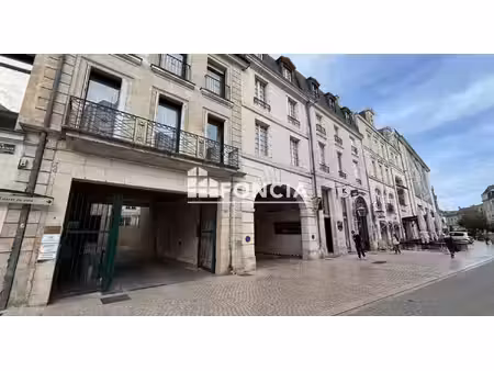 plateau - stationnement rue carnot