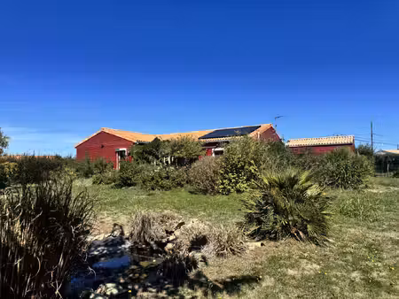 maison de plain-pied avec 10 872 m² de terrain