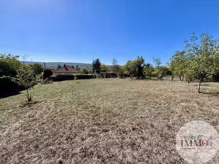 terrain constructible de 841 m2 un beau projet à imaginer