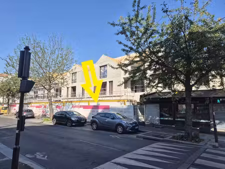 location commerce 98m²
