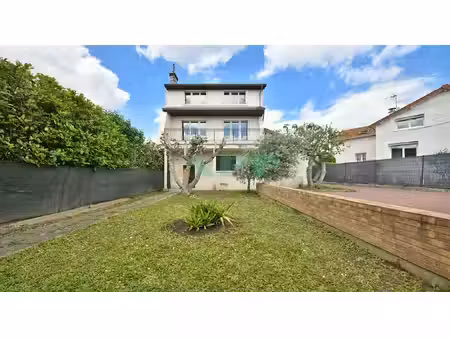 l'esprit maison  les volumes en plus : triplex de 111 m² avec jardin privatif - 298 000 €