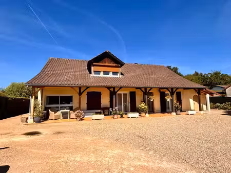 maison familiale 179 m² - 4 chambres - dépendance 5 garages - atelier - appentis - terrain