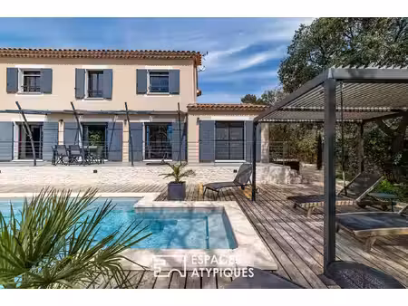 bastide contemporaine avec piscine et vue