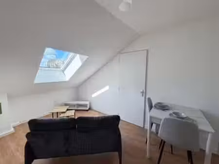 location appartement 3 pièces meublé à sablé-sur-sarthe rocade- chartrie (72300) : à louer