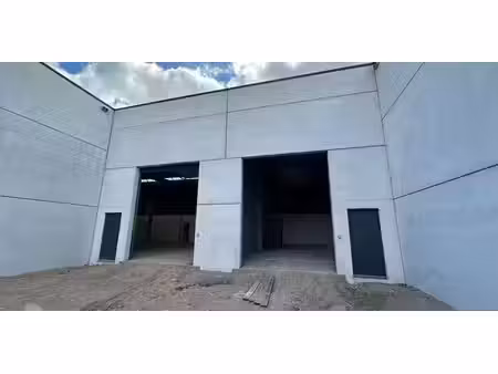 bâtiment d’entreprise à louer à waregem pour € 2.195