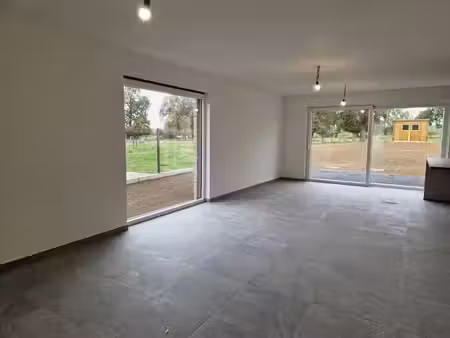 magnifique maison neuve 3 chambres avec parking et jardin