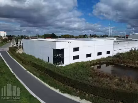 nieuwbouw kmo-unit van +/- 450 m² met inpandig kantoor va...
