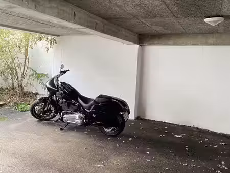 place de parking couverte