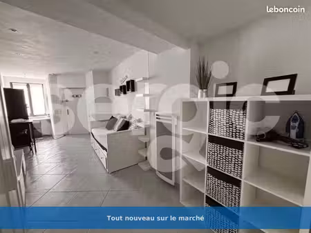 studio 1 pièce 35 m²