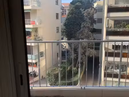 a louer 2 pièces de 45 m3 avec cave