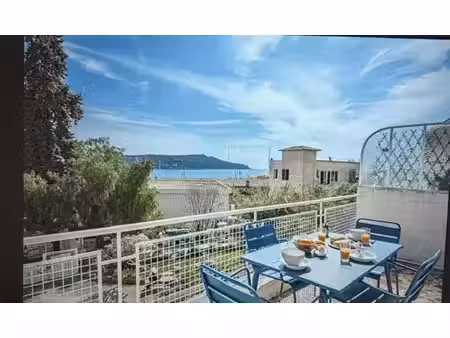 2 pièces meublé terrasse vue mer