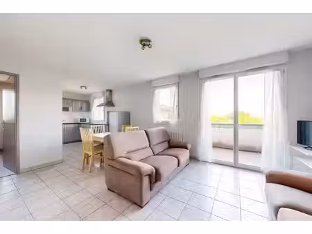 t2 avec balcon et 2 places de parking - idéal premier achat ou investissement - lavaur