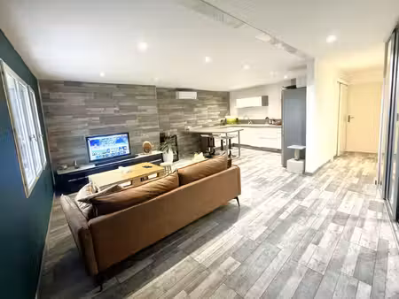 coeur de village t3 80m² entièrement rénové