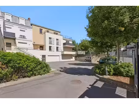 gare de lagny-thorigny t2 de 52 90 m² terasse jardin  cave et parking