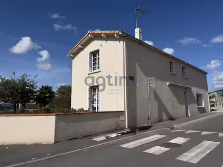 chavagnes-en-paillers  centre  maison 141m2 hab  4 chambres 