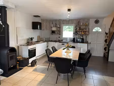 maison familiale de 110 m² avec jardin arboré à écommoy