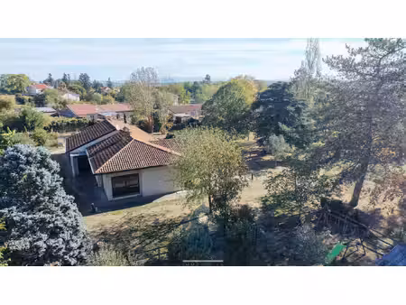 propriété 6 pièces 4 chambres avec grange  cave  maison d'am