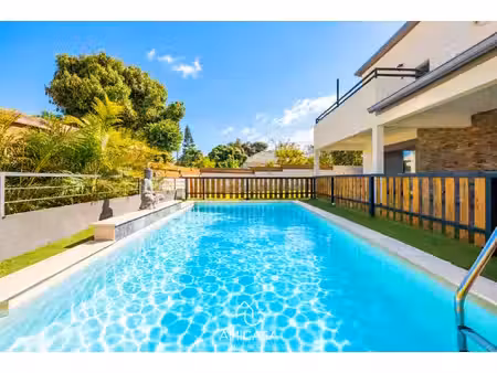villa t4 avec piscine a la possession (la reunion)