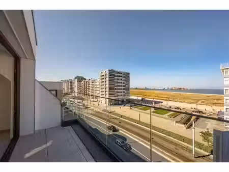 appartement neuf avec vue sur la mer et terrasse sur la plac